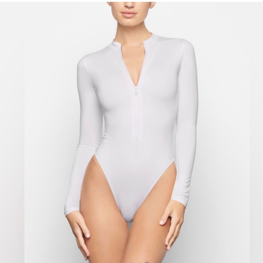 Skims “fits everybody” long sleeve full zip bodysuit - Picture 2 of 12